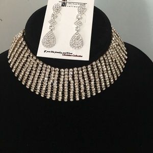 Get a free gift too! Holiday jewels